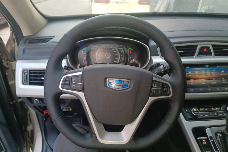 Used Geely Auto Emgrand X7 Sport 2016 1.8TD Automatic ZhiZun Version
