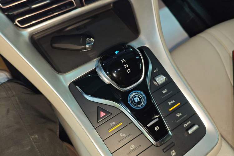 Used BYD Song Pro New Energy 2023 Champion Edition DM-i 110KM Excellence Model
