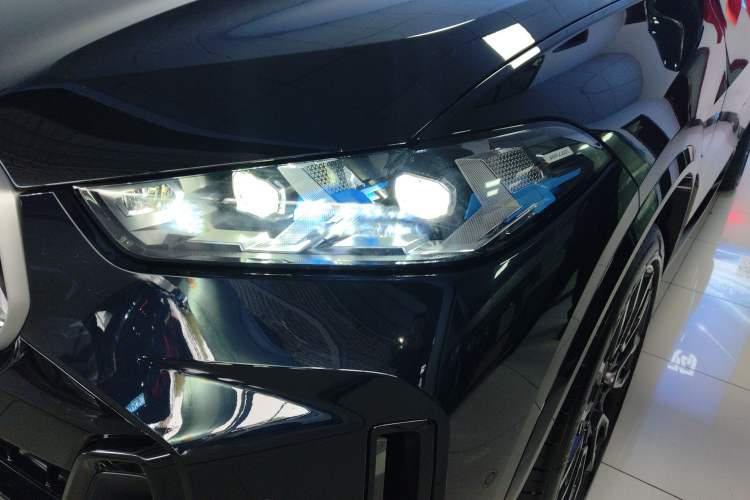 Used BMW X5 2023 xDrive 40Li Luxury Edition M Sport Night Vision Package
