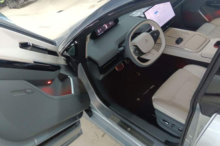 Used  GT 2023 560 Rear-Drive Seven-Wing Edition
