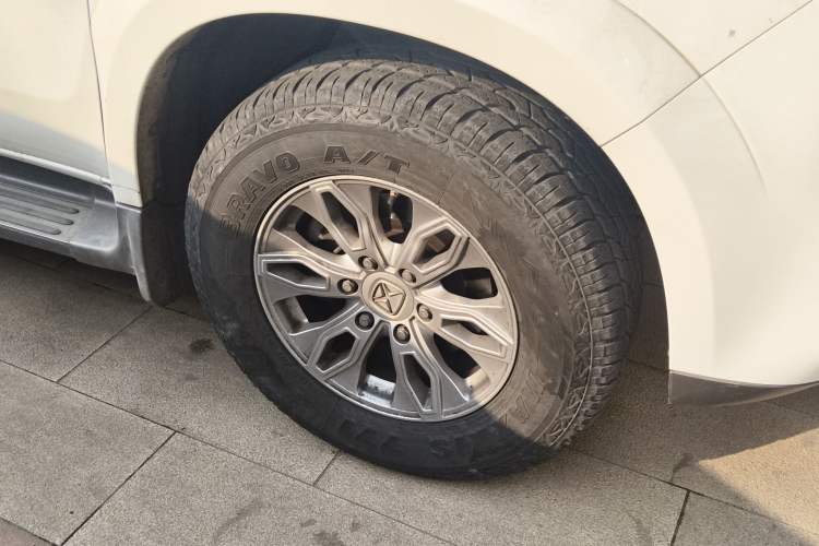 Used JMC Yusheng S350 2016 2.0T Manual 4x4 Gasoline Luxury Sunroof Version 5 Seats