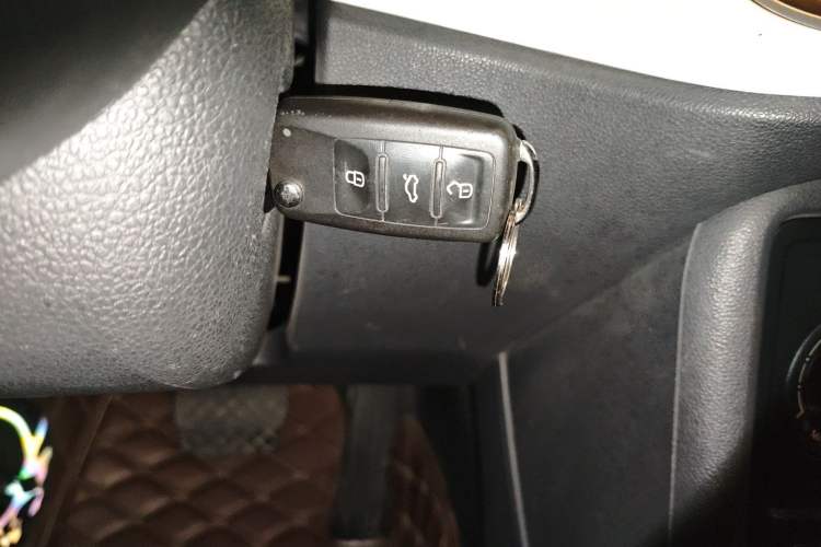 Used Volkswagen Beetle 2015 180TSI model
