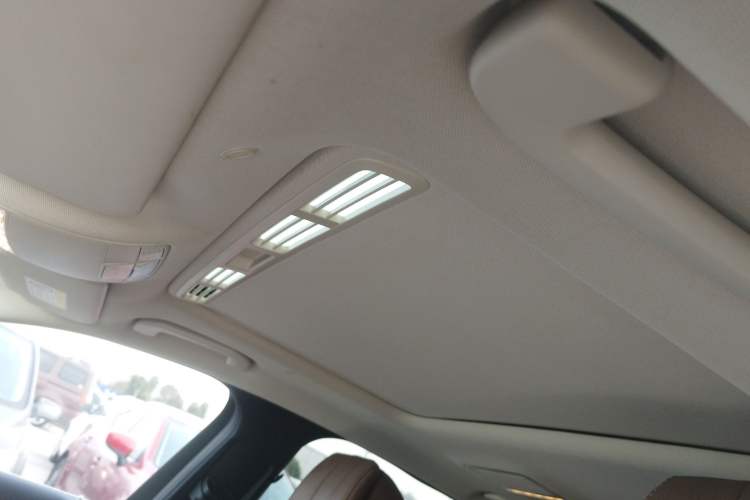 Used Mercedes-Benz E-Class 2017 E 300 L Sporty and Stylish Model
