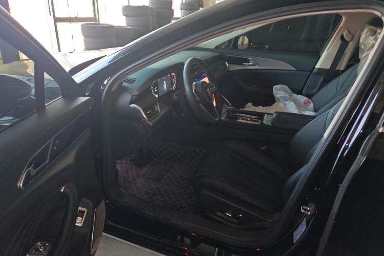 Used Hongqi H5 2024 1.5T DCT Smart Connect Flagship Edition
