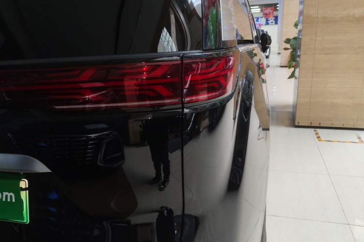 Used Denza D9 2024 DM-i 980 Four-Wheel Drive Flagship Model