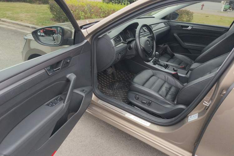 Used Volkswagen Passat 2017 280TSI DSG Luxury Edition
