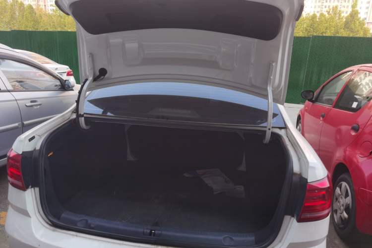 Used Volkswagen Lavida 2015 1.6L Automatic Fashion Edition
