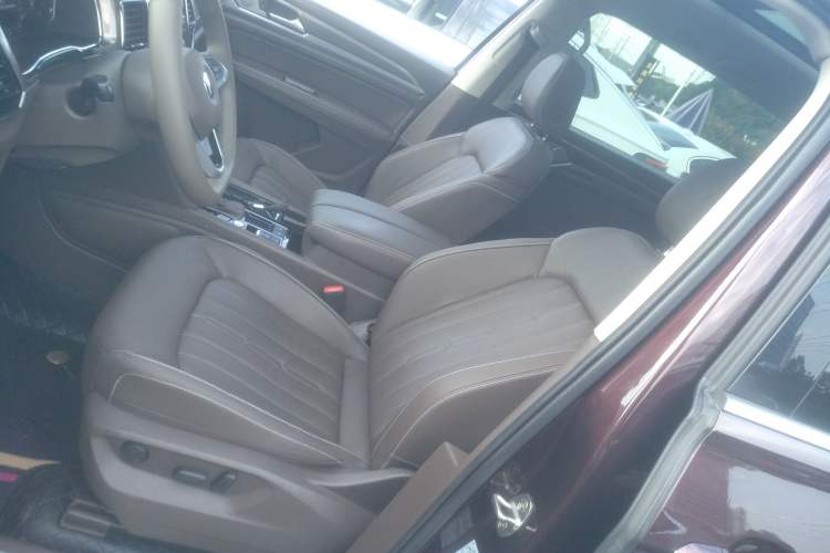 Used Volkswagen Viloran 2020 330TSI Luxury Edition
