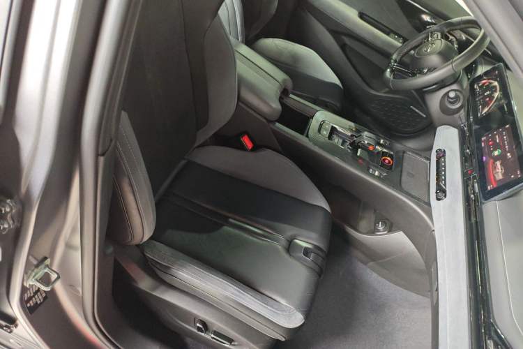 Used GAC Trumpchi EMPOW 2023 400T Automatic R MAX
