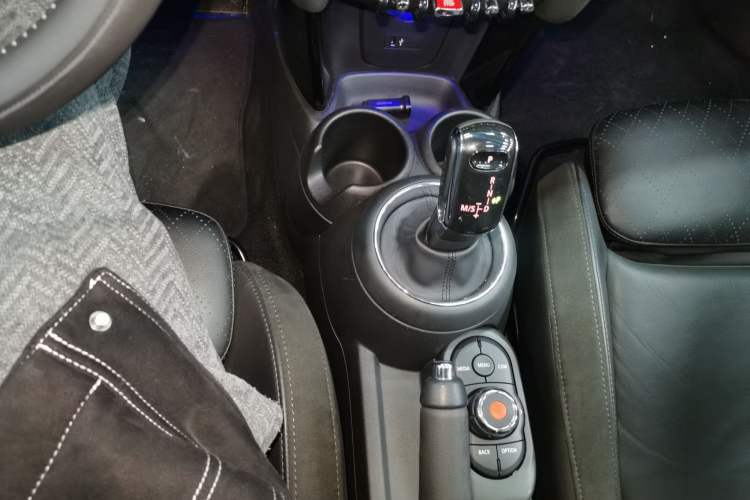 Used MINI MINI 2019 1.5T COOPER Artist Five-Door Edition
