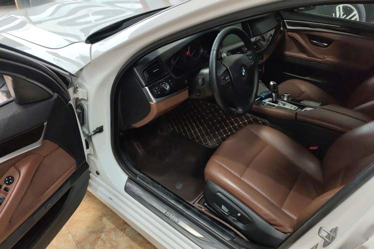 Used BMW 5 Series 2014 525Li Leading Model