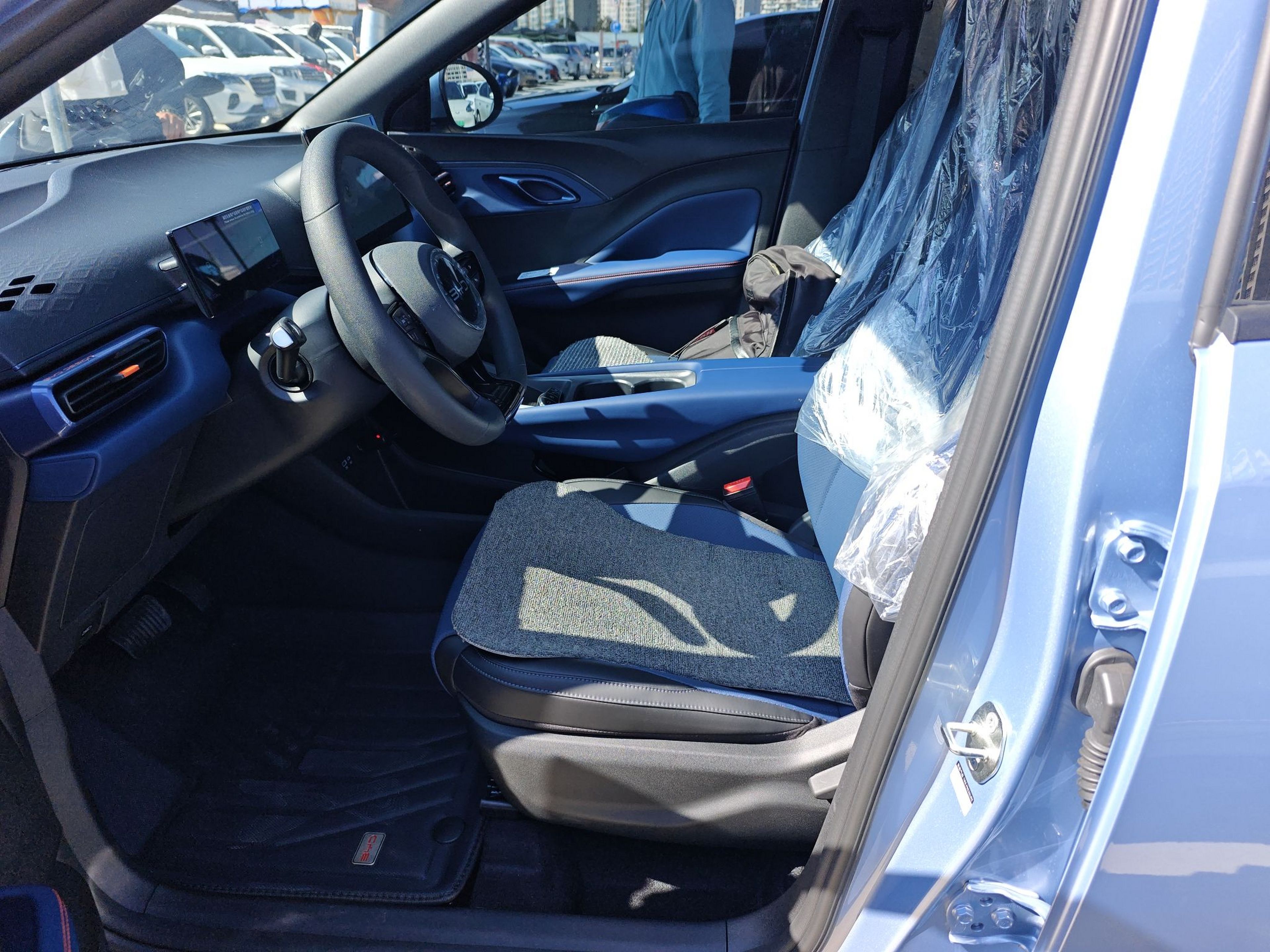 Переднее сиденье в автомобиле