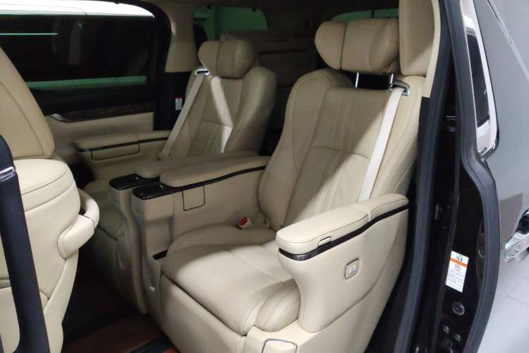 Used Toyota Vellfire 2019 Dual-Engine 2.5L HV Prestige Edition
