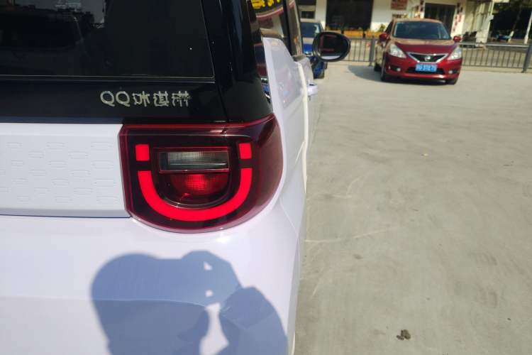 Used Chery QQ Ice Cream 2022 170km Sundae Phosphate Lithium-Ion
