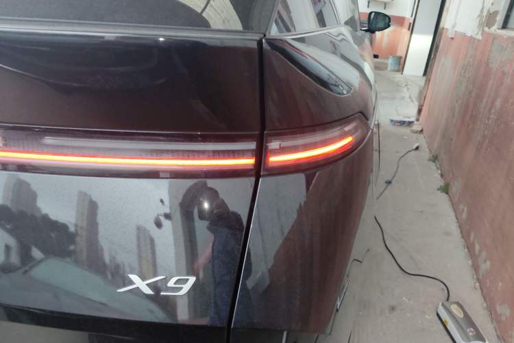 Used XPeng X9 2024 702 Ultra-Long Range Max
