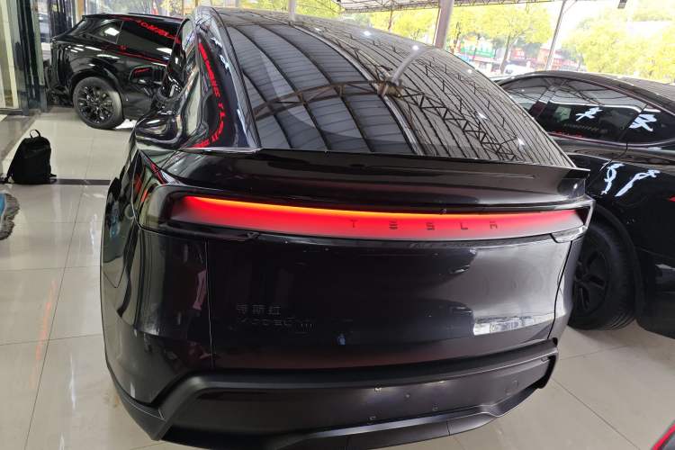 Used Tesla Model Y L 2025 Model Long-Range All-Wheel-Drive Version