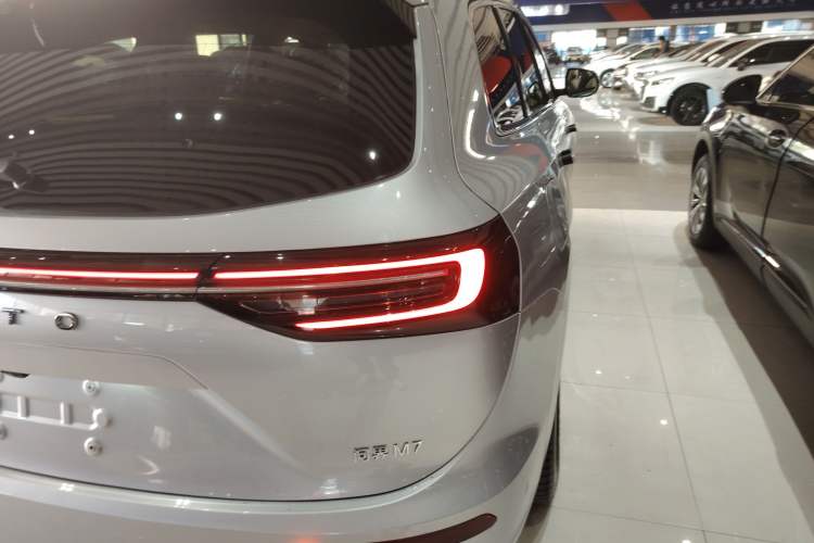 Used Hima AITO M7 2024 1.5T Rear-Drive Plus Version 5 Seats
