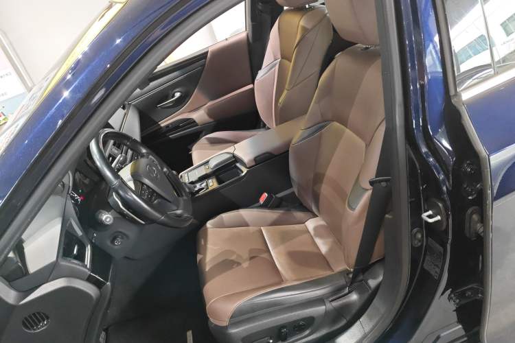 Used Lexus ES 2021 200 Luxury Edition
