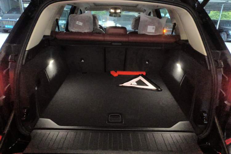 Used BMW X5 2023 xDrive 30Li Luxury M Sport Night Edition Package
