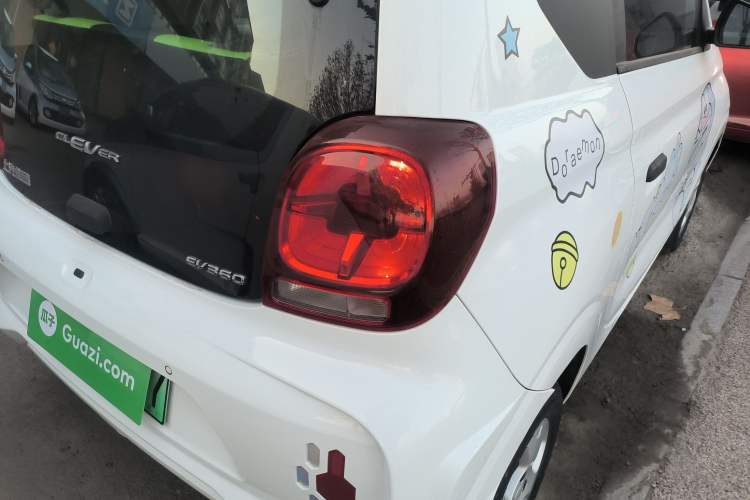 Used Roewe Clever 2021 302 km New Four-Seater Super-Efficient Version
