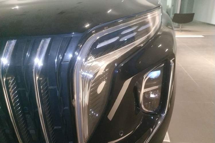 Used Hongqi HS7 PHEV 2024 2.0T PHEV Four-Wheel Drive Flagship Edition 6 Seats