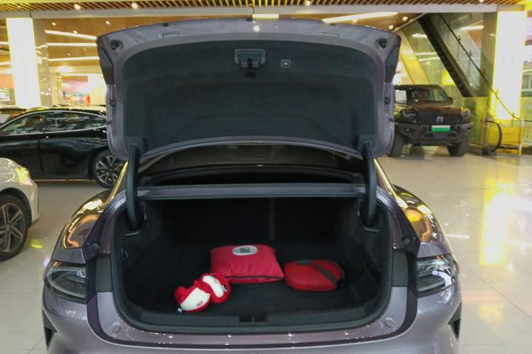 Used  SU7 2024 Rear-Drive Long-Range Intelligent Driving Version