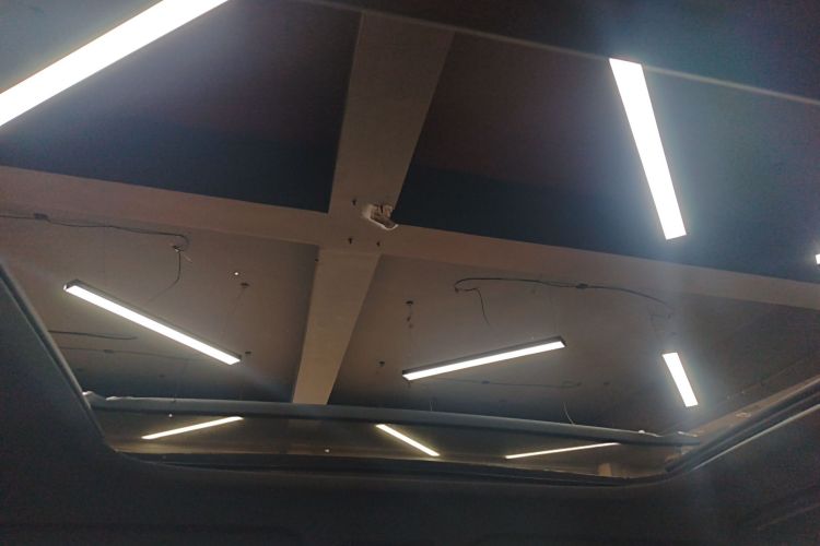 Used Lynk & Co 08 EM-P 2025 220 km All-Wheel-Drive Performance Halo
