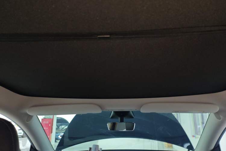 Used Tesla Model Y 2023 Long-Range All-Wheel-Drive Version