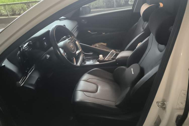 Used Hyundai Elantra 2021 1.5L CVT LUX Prestige Edition
