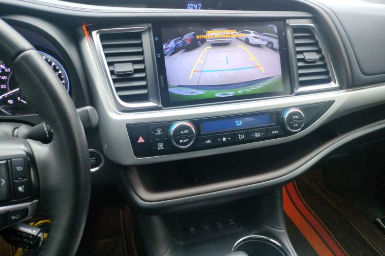 Used Toyota Highlander 2018 2.0T Four-Wheel Drive Prestige Version 7 Seats China VI Standard