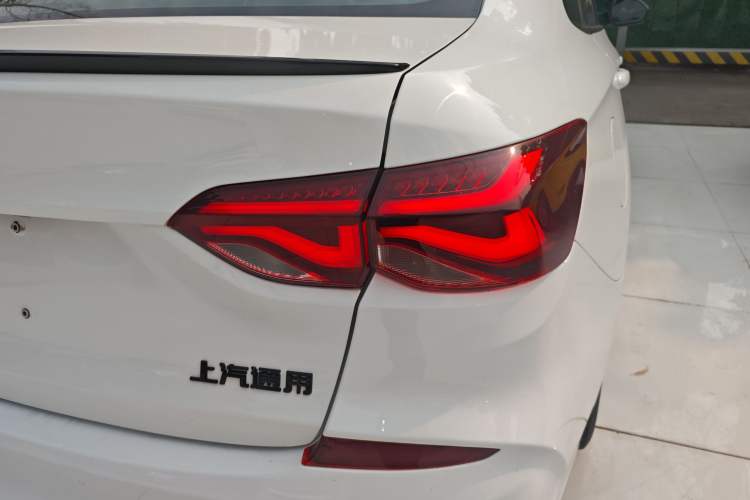 Used Chevrolet Monza 2020 Light Hybrid Redline 320T Dual-Clutch Joyful Edition