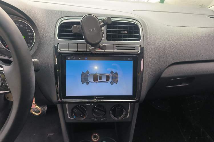 Used Volkswagen Polo 2016 1.6L Automatic Comfort Model