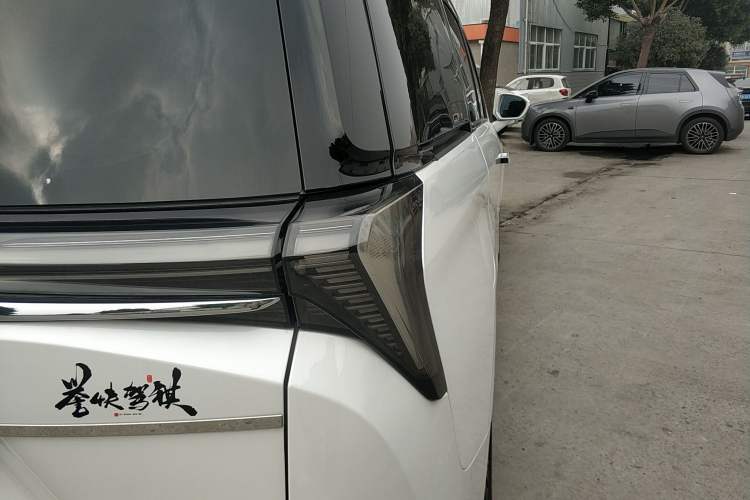 Used Buick GL8 New Energy 2024 Lu Zun Deluxe Edition 7-Seater