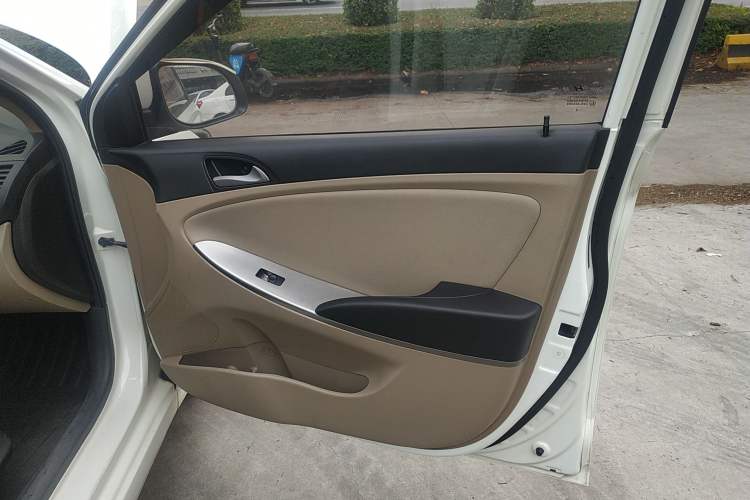 Used Hyundai Verna 2014 1.4L Automatic Smart GLS
