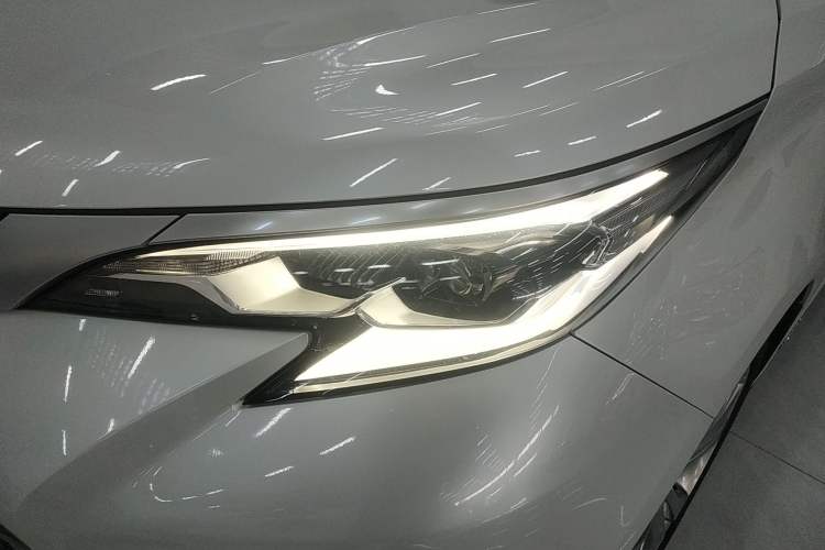 Used Toyota Sienna 2021 2.5L Hybrid Premium Edition
