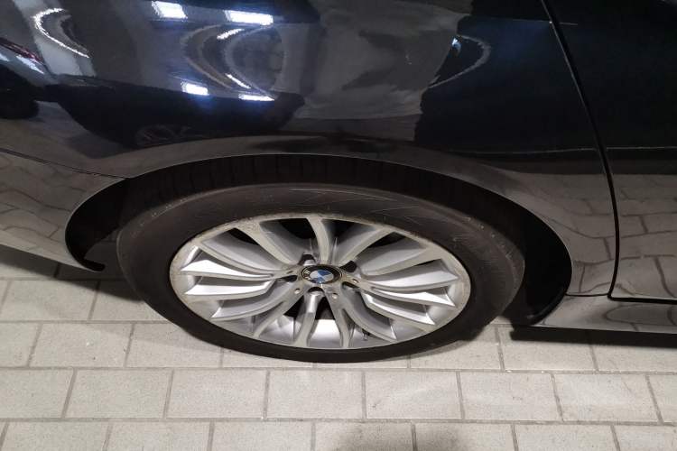 Used BMW 5 Series 2014 525Li Luxury Design Package
