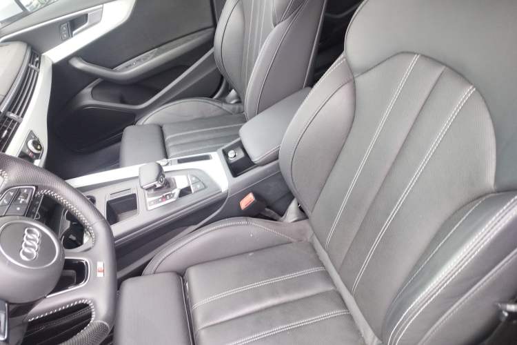 Used Audi A4L 2020 40 TFSI Luxury Dynamic Model
