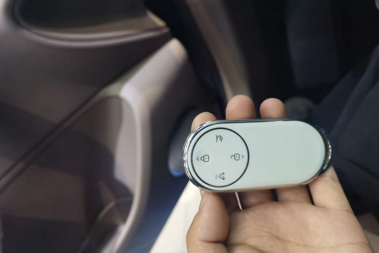 Used Hima Luxeed R7 2024 All-Electric 802 km Max
