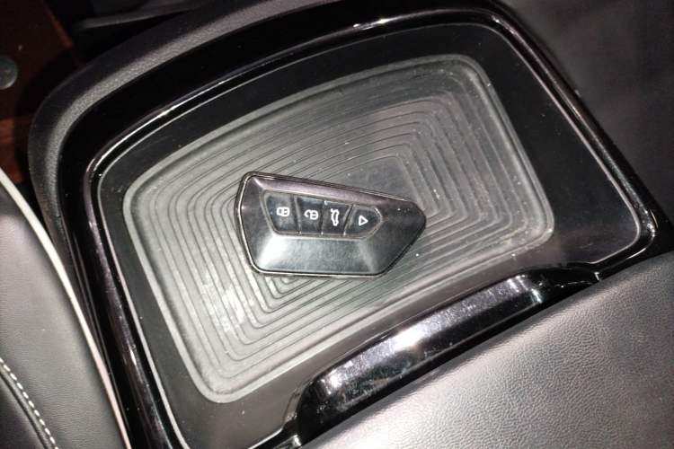 Used Roewe iMAX8 2021 400TGI Flagship Edition
