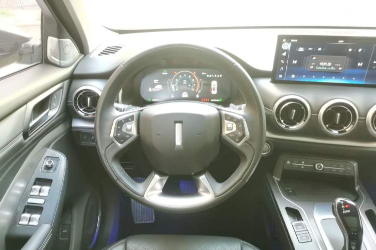 Used Wey VV6 2020 2.0T Two-Wheel Drive Smart Enjoyment+
