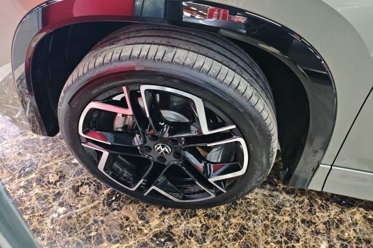 Used Volkswagen Tayron 2025 Tiguan L 380TSI 4Motion Luxury
