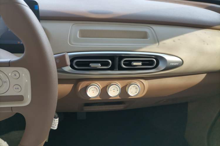 Used Wuling Hongguang MINIEV 2025 Four-Door Version Advanced Edition
