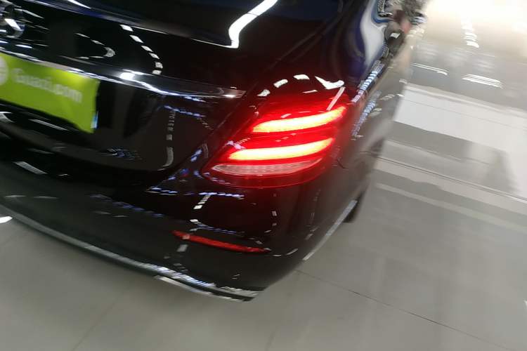 Used Mercedes-Benz E-Class 2018 Facelift E 300 L Luxury Edition