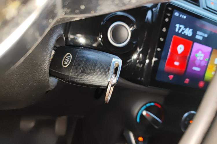 Used Kia KX Cross 2017 1.4L MT GLS
