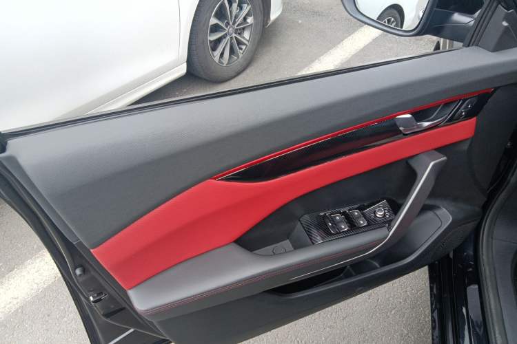 Used Dongfeng Aeolus Yixuan 2021 230T Automatic Hunter Edition
