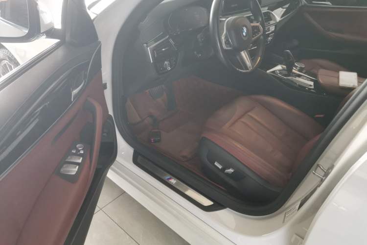 Used BMW 5 Series 2020 530Li Leading Model M Sport Package
