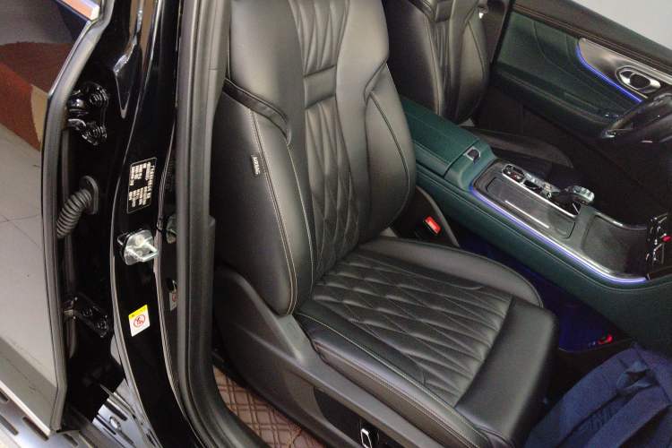 Used GAC Trumpchi GS8 2022 Linghang Series 2.0 TGDI Two-Wheel Drive Luxury Smart Connectivity Version (6 Seats)
