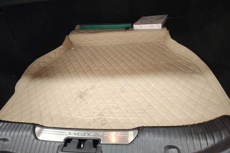 Used Jaguar XJ 2015 XJL 3.0 SC Two-Wheel-Drive Panoramic Business Edition
