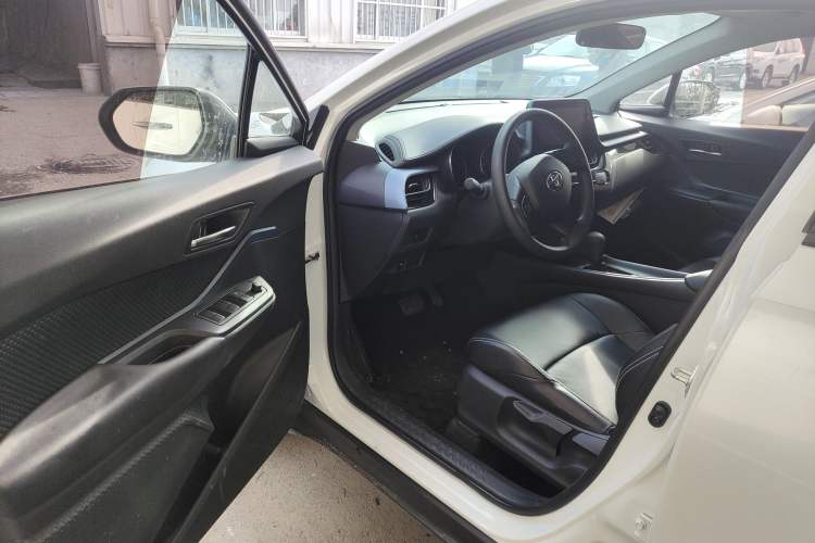 Used Toyota IZOA 2021 2.0L Enjoy Edition
