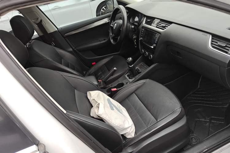 Used Skoda Octavia 2016 1.6L Manual Smart Drive Version